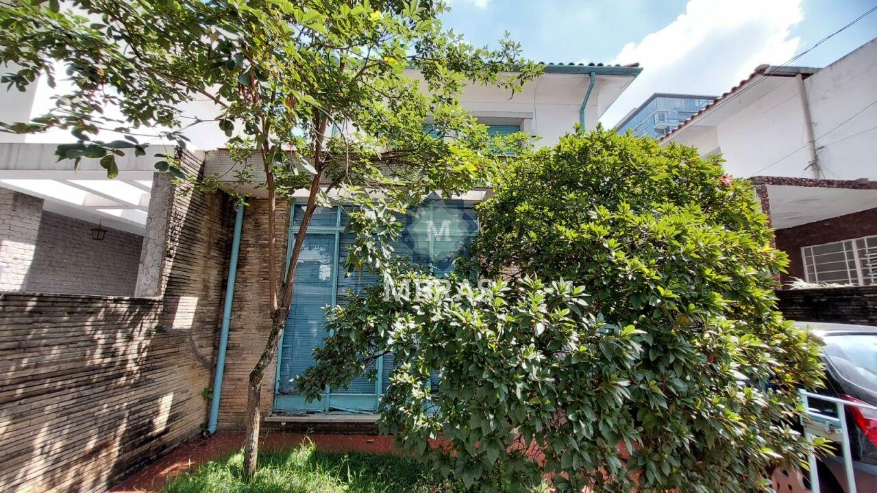 Oportunidade de Investimento no Jardim Paulistano: Casa Espaçosa com Potencial de Retrofit - foto 0